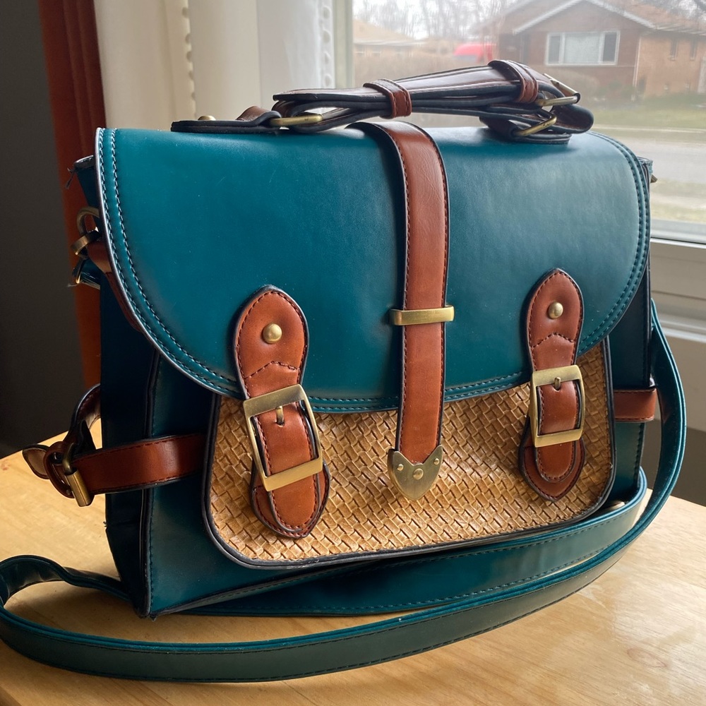 ModCloth adorable shoulder bag! Teal & tan